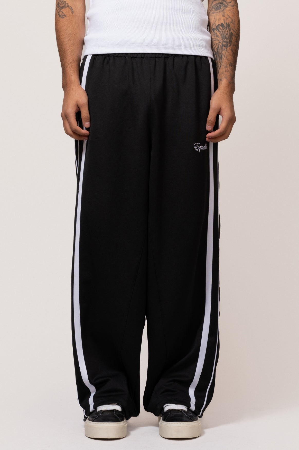 <tc>TRACK PANTS | BLACK
</tc>