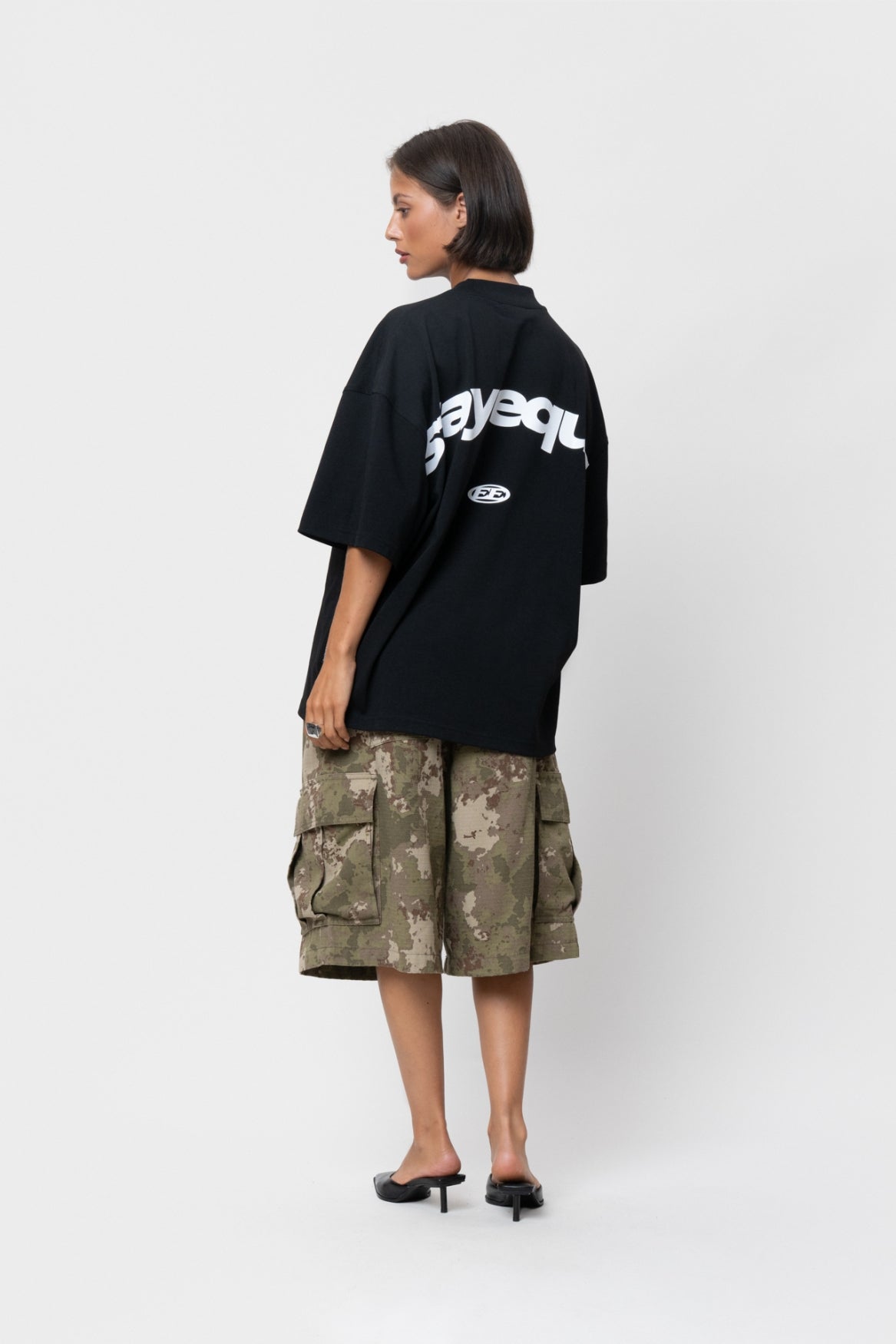 STAY EQUAL BOXY TEE | BLACK