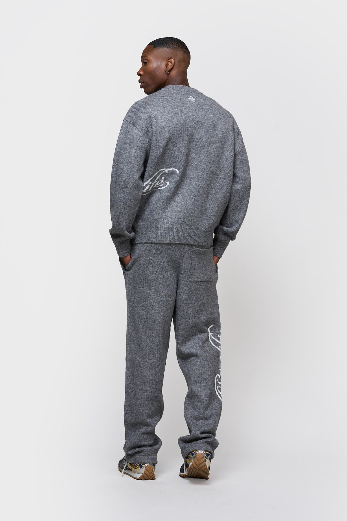 FLUFFY KNIT SWEATER | GREY